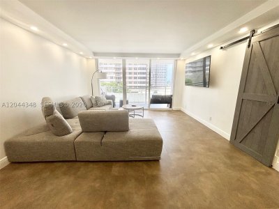 Aluguel de apartamento no Parker Plaza Estates 423
