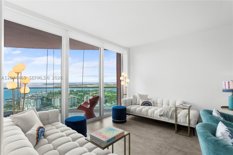 Comprar apartamento en Portofino Tower 3604