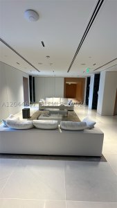 Comprar apartamento no Aston Martin Residences 1909