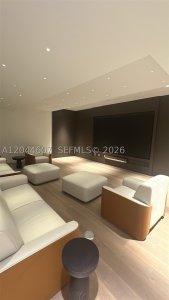 Comprar apartamento no Aston Martin Residences 1909