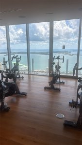Comprar apartamento no Aston Martin Residences 1909