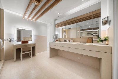 Aluguel de apartamento no 1 Hotel & Homes South Beach PH-1718