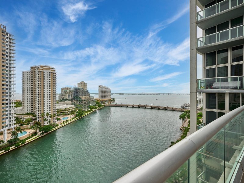 Apartment for rent at Icon Brickell Tower II 4506