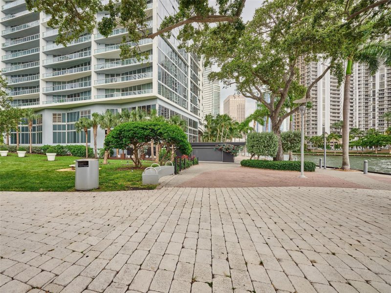 Apartment for rent at Icon Brickell Tower II 4506