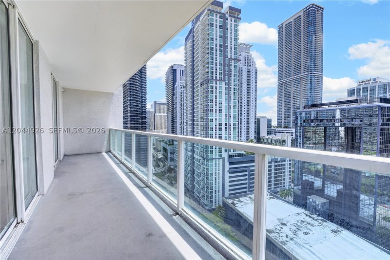 Condo for sale at Vue at Brickell 2004