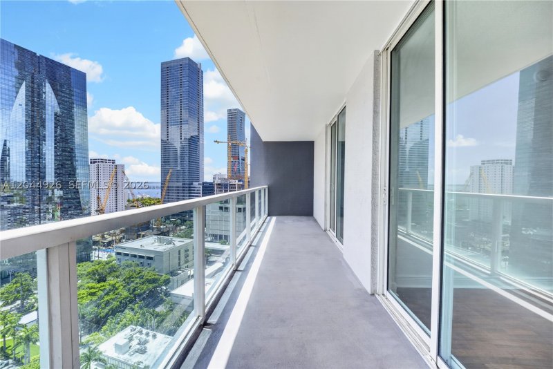 Condo for sale at Vue at Brickell 2004