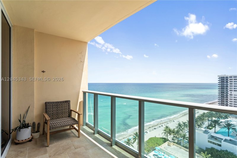 Apartment for rent at The Wave Condo 1614