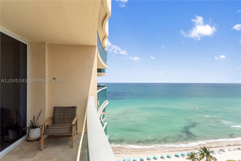 Apartment for rent at The Wave Condo 1614