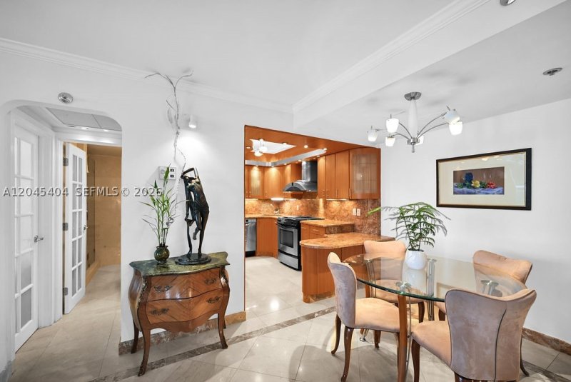 Condo for sale at The Alexander 1117