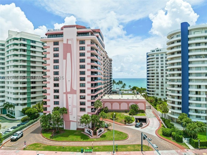Condo for sale at The Alexander 1117
