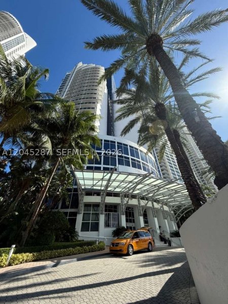 Condo for sale at Trump International Sonesta Beach Resort 1006