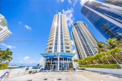 Comprar apartamento en M Resort Residences 1610