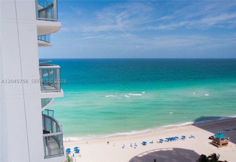 Comprar apartamento en M Resort Residences 1610