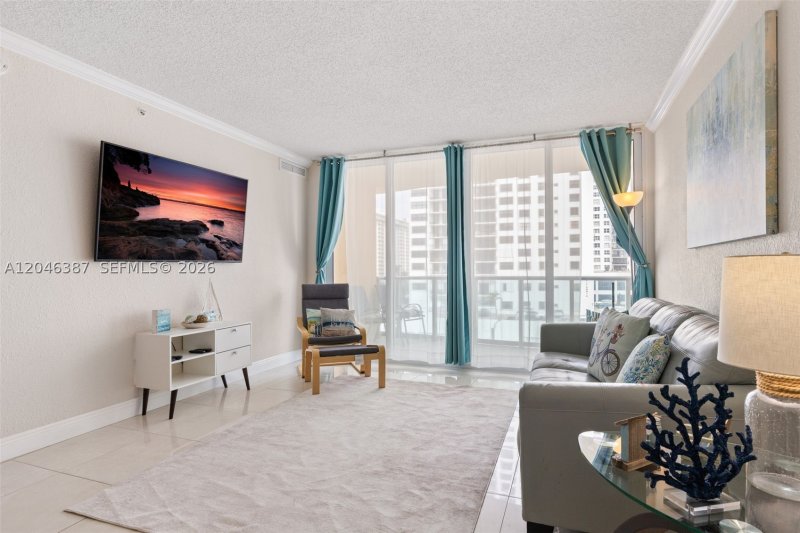 Condo for sale at The Wave Condo 438