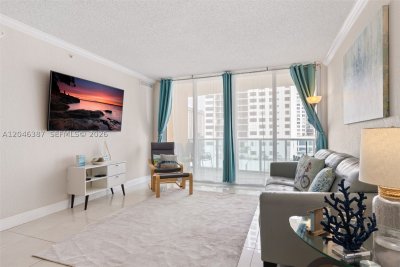Comprar apartamento en The Wave Condo 438