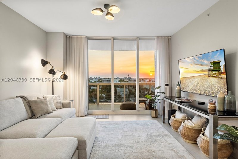 Condo for sale at Solimar N10F
