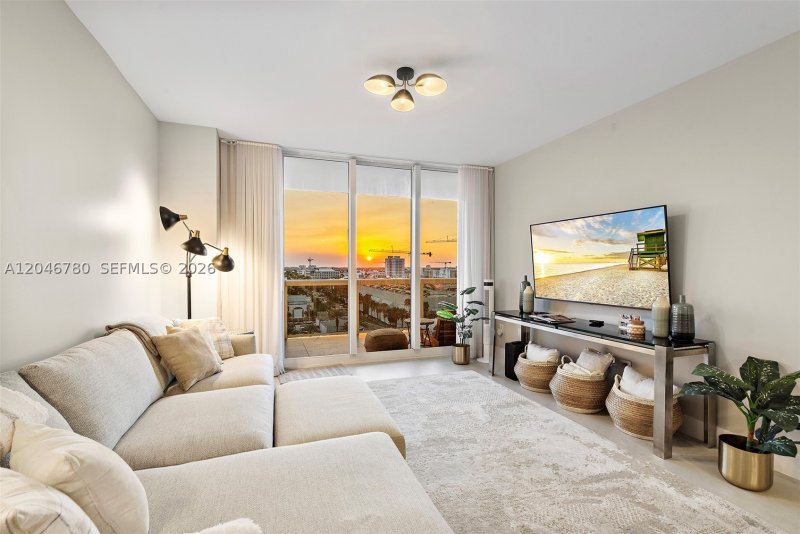 Condo for sale at Solimar N10F