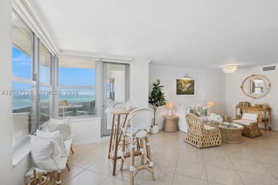 Aluguel de apartamento no Triton Towers 1025