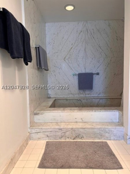 Apartment for rent at Commodore Club South 903