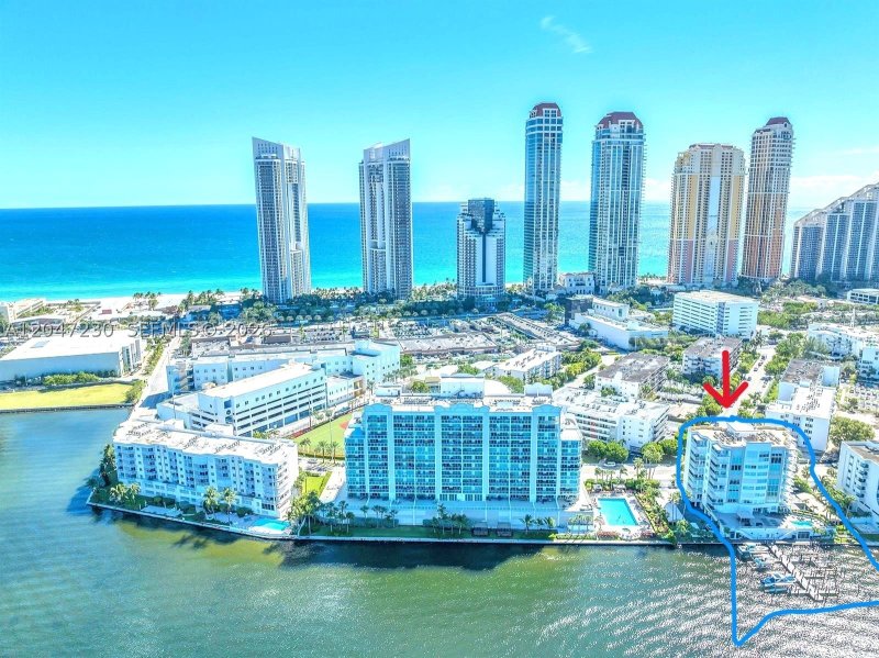 Condo for sale at Le Montcalm 603