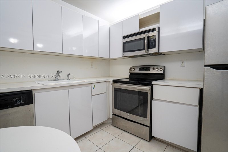 Condo for sale at Olympus Towers 316