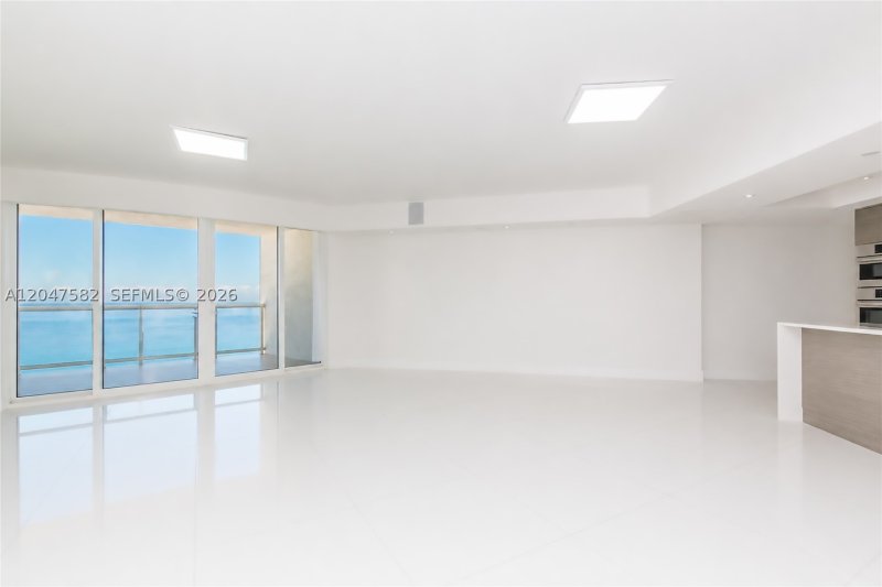Comprar apartamento no Ocean Four 1807