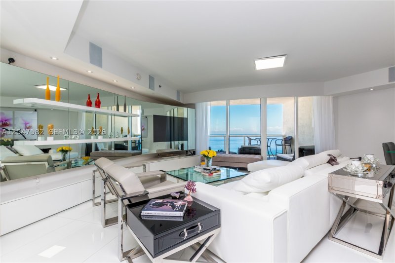 Comprar apartamento no Ocean Four 1807