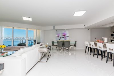 Comprar apartamento no Ocean Four 1807