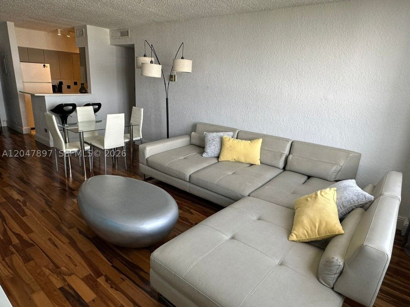 Apartment for rent at Flamingo 1408S