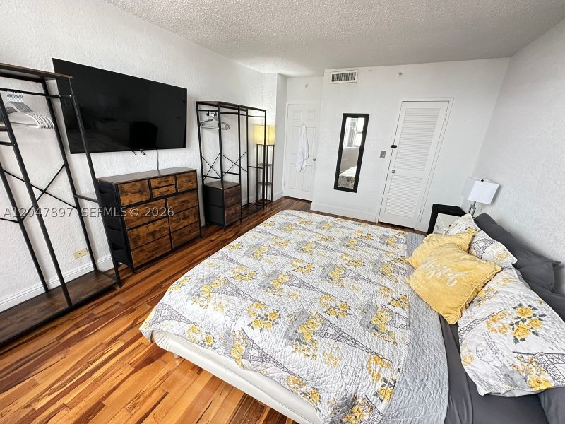 Apartment for rent at Flamingo 1408S