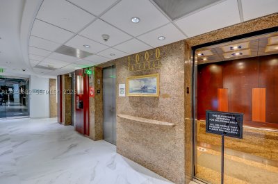 Comprar apartamento no Brickell Flatiron 7F