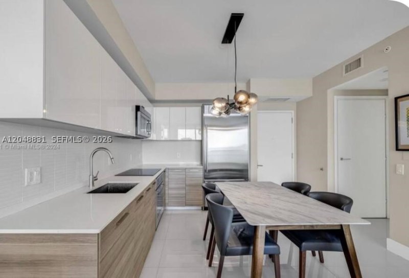 Apartment for rent at Brickell House Condo 2208