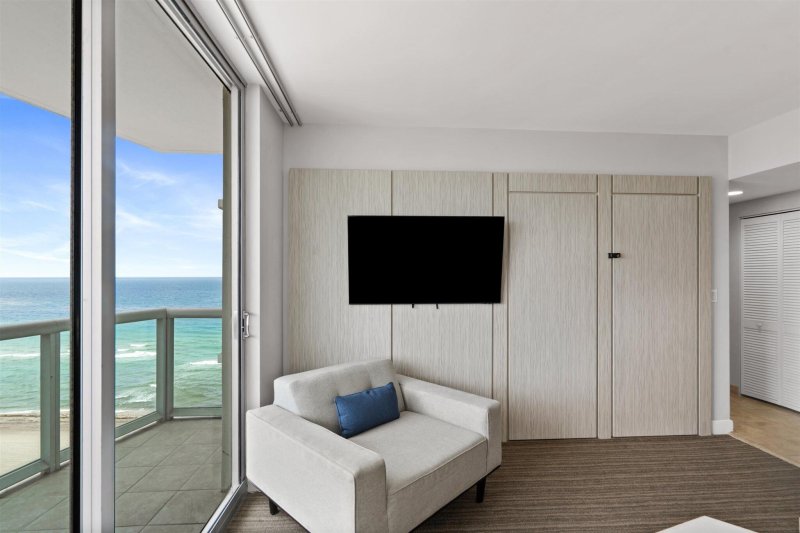 Condo for sale at M Resort Residences 1403