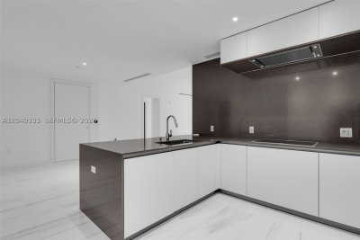 Comprar apartamento no Aston Martin Residences 3009W