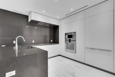 Comprar apartamento no Aston Martin Residences 3009W