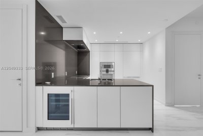 Comprar apartamento no Aston Martin Residences 3009W