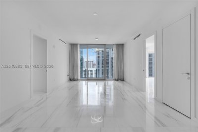 Comprar apartamento no Aston Martin Residences 3009W