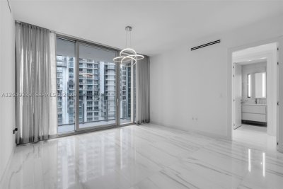 Comprar apartamento no Aston Martin Residences 3009W