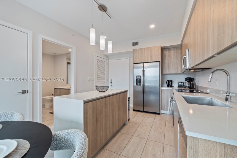 Aluguel de apartamento no Quadro Miami Design District S-708