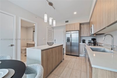 Aluguel de apartamento no Quadro Miami Design District S-708