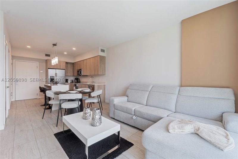 Aluguel de apartamento no Quadro Miami Design District S-708