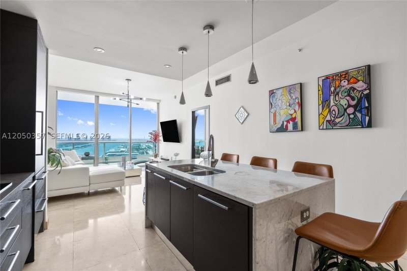 Comprar apartamento en 900 Biscayne 3704