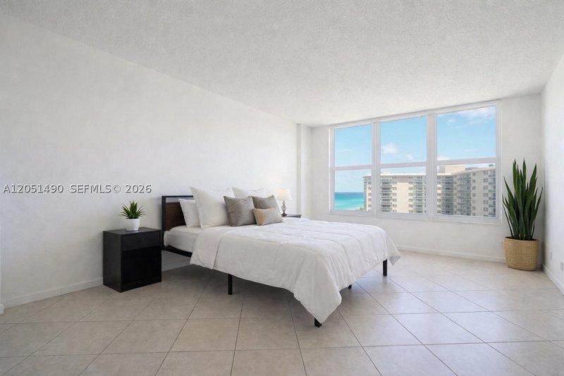 Apartment for rent at Hallmark of Hollywood 1112A
