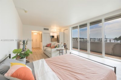 Comprar apartamento en Palm Bay Condo 1C