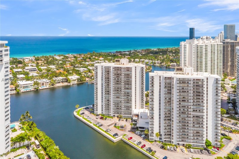Condo for sale at Waterview 248