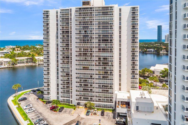 Condo for sale at Waterview 248