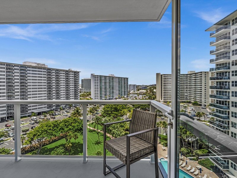 Condo for sale at Coral Ridge Towers East 1016