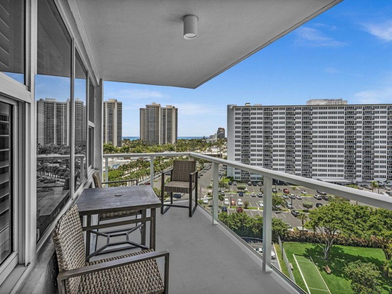 Condo for sale at Coral Ridge Towers East 1016