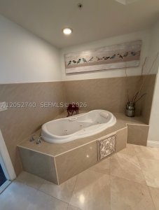Comprar apartamento no One Fifty One at Biscayne 808