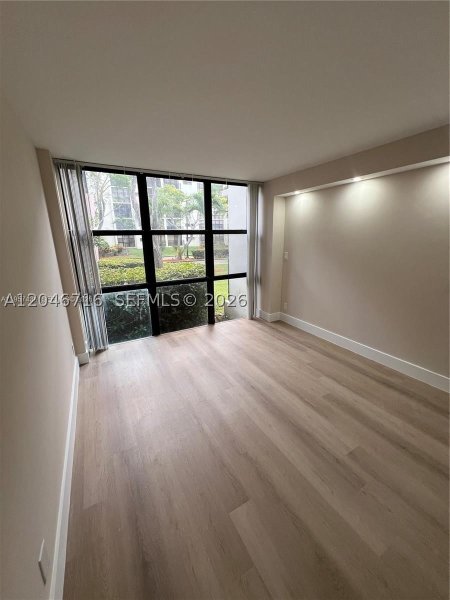 Condo for sale at Plaza of the Americas 124